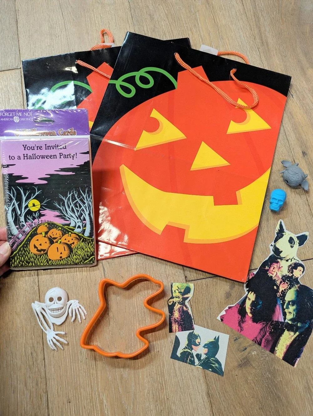 Small Lot Of 90s HALLOWEEN items - Party Invitations Bags Cookie Cutter Skeleton